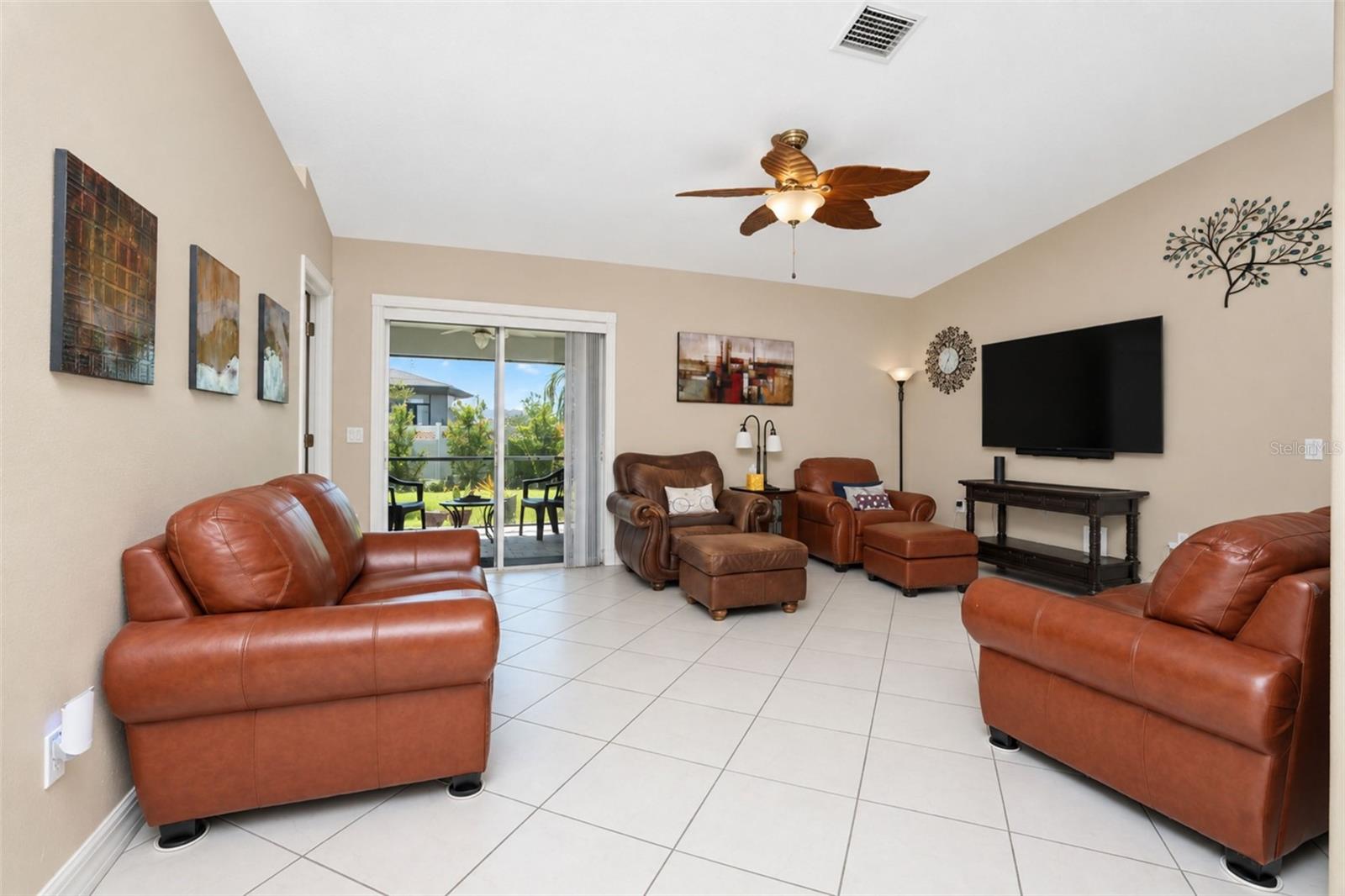 3877 LAVILLA AVE — photo 17