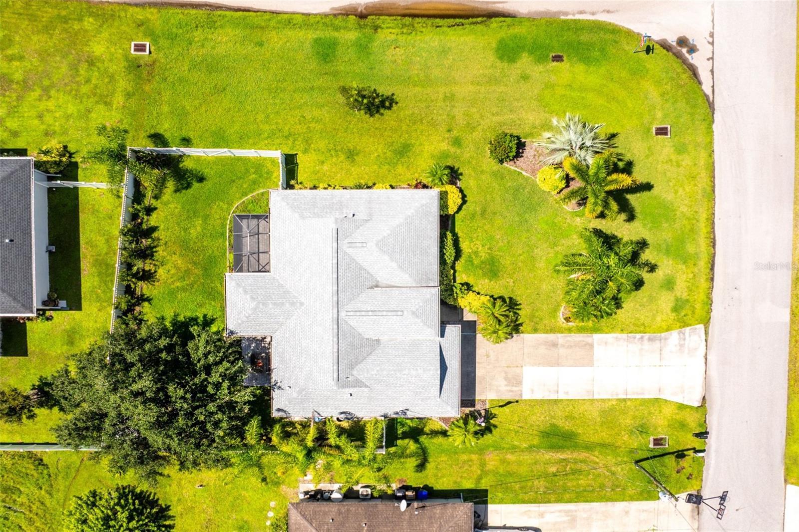3877 LAVILLA AVE — photo 87