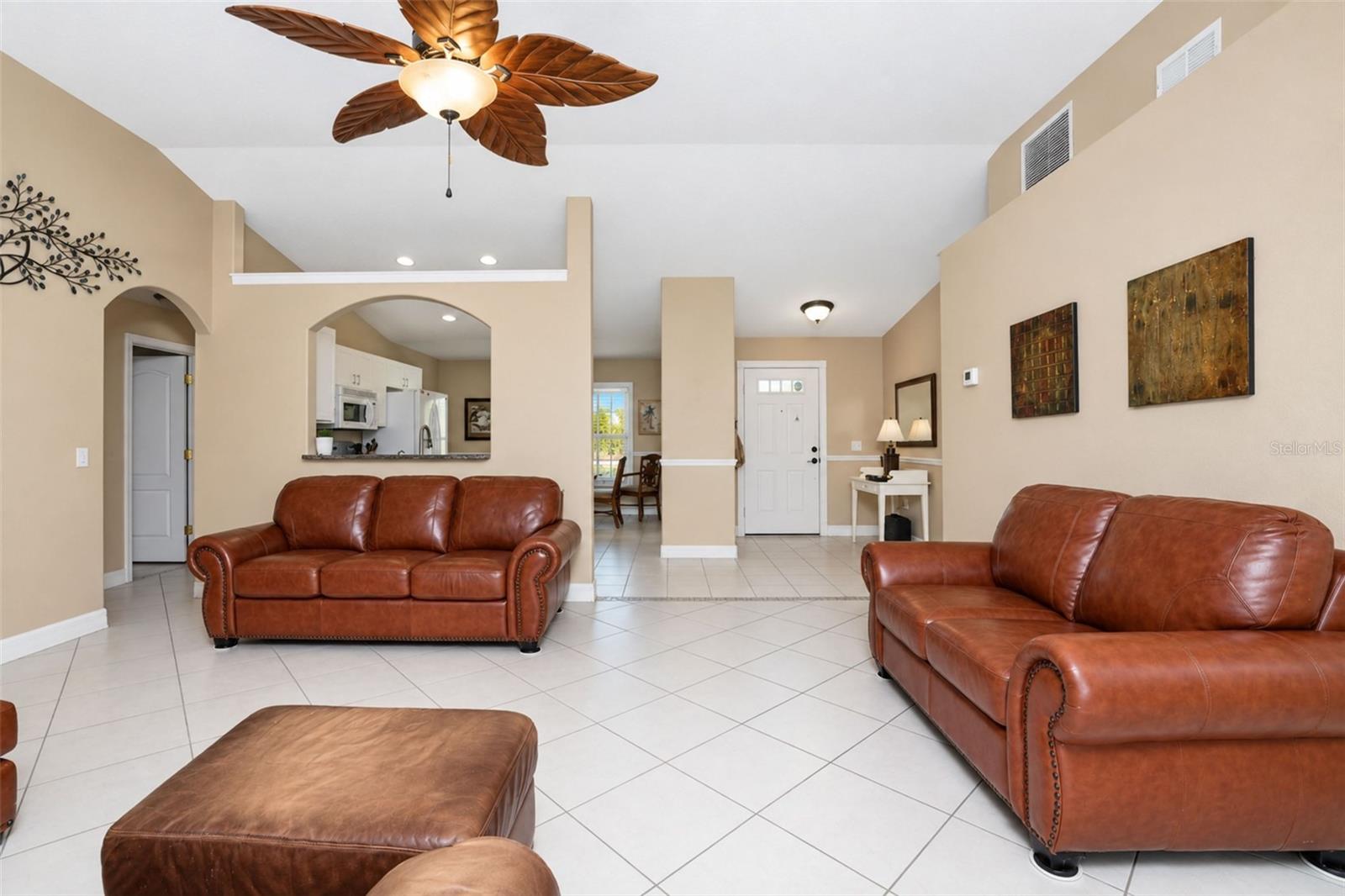 3877 LAVILLA AVE — photo 22