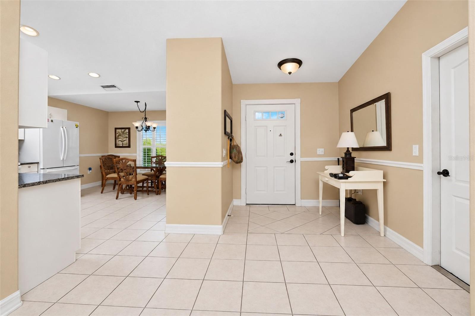 3877 LAVILLA AVE — photo 9