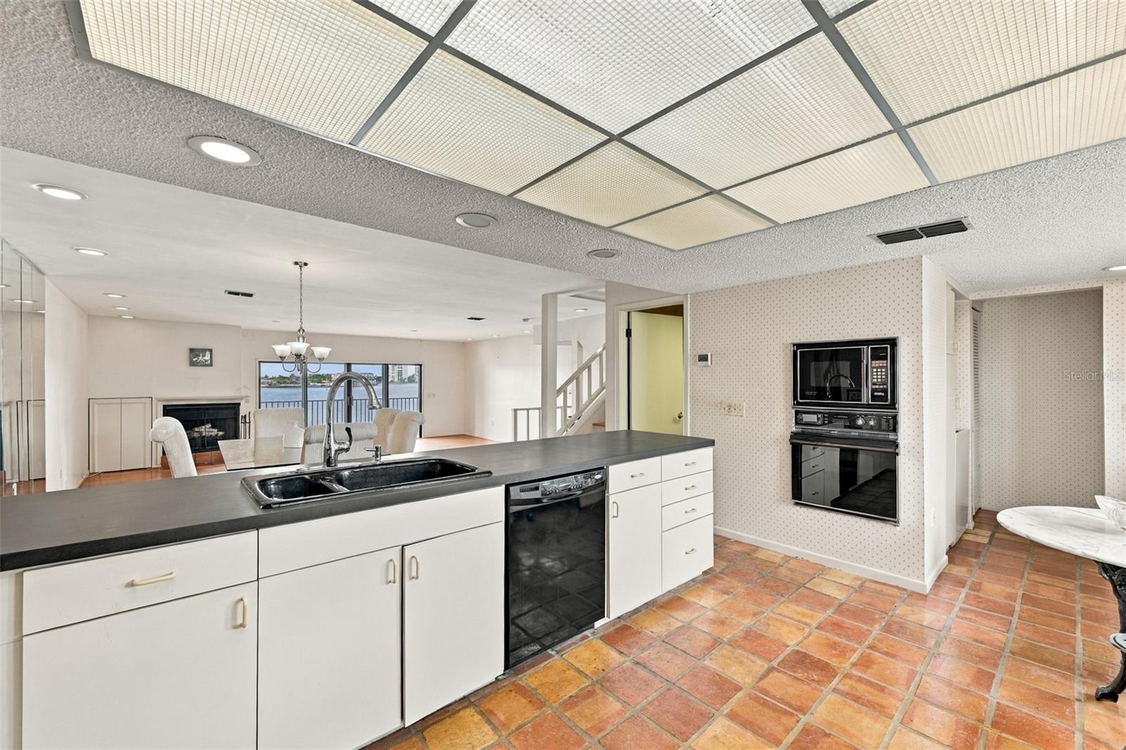 535 HAVEN POINT DR — photo 24