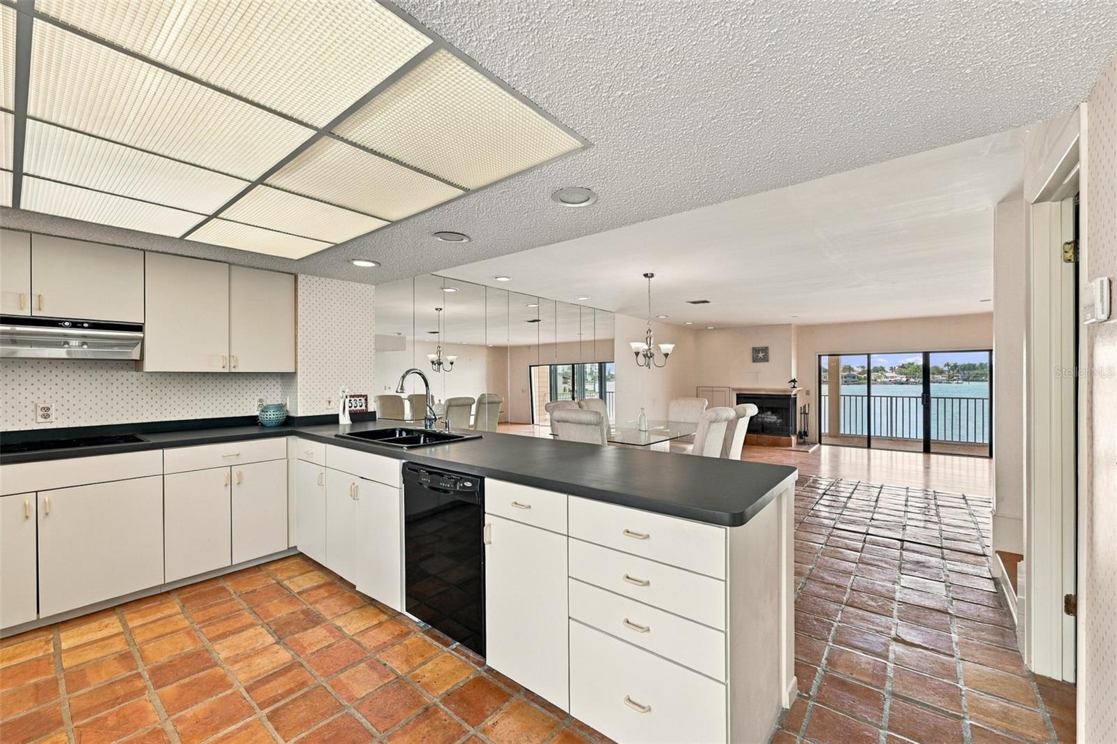 535 HAVEN POINT DR — photo 23