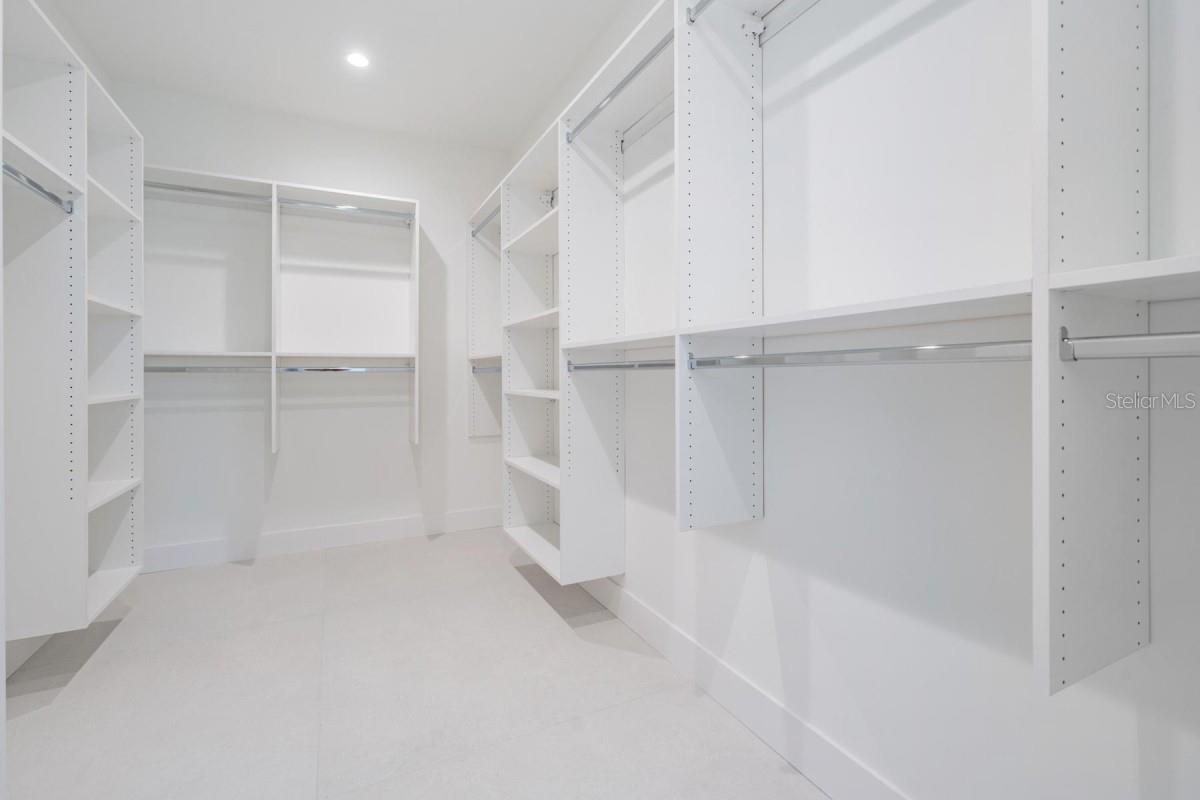 2910 W AILEEN ST — photo 18