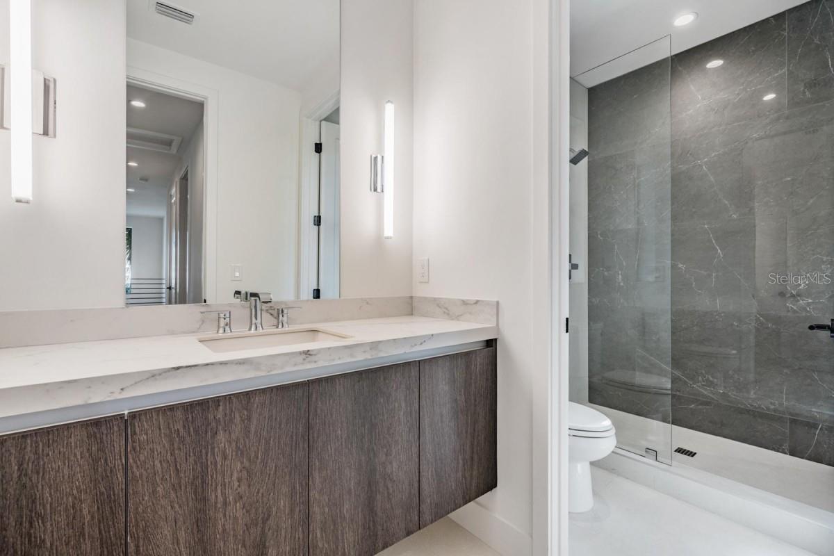 2910 W AILEEN ST — photo 20