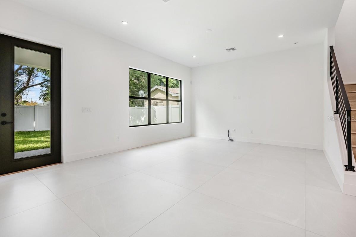 2910 W AILEEN ST — photo 11