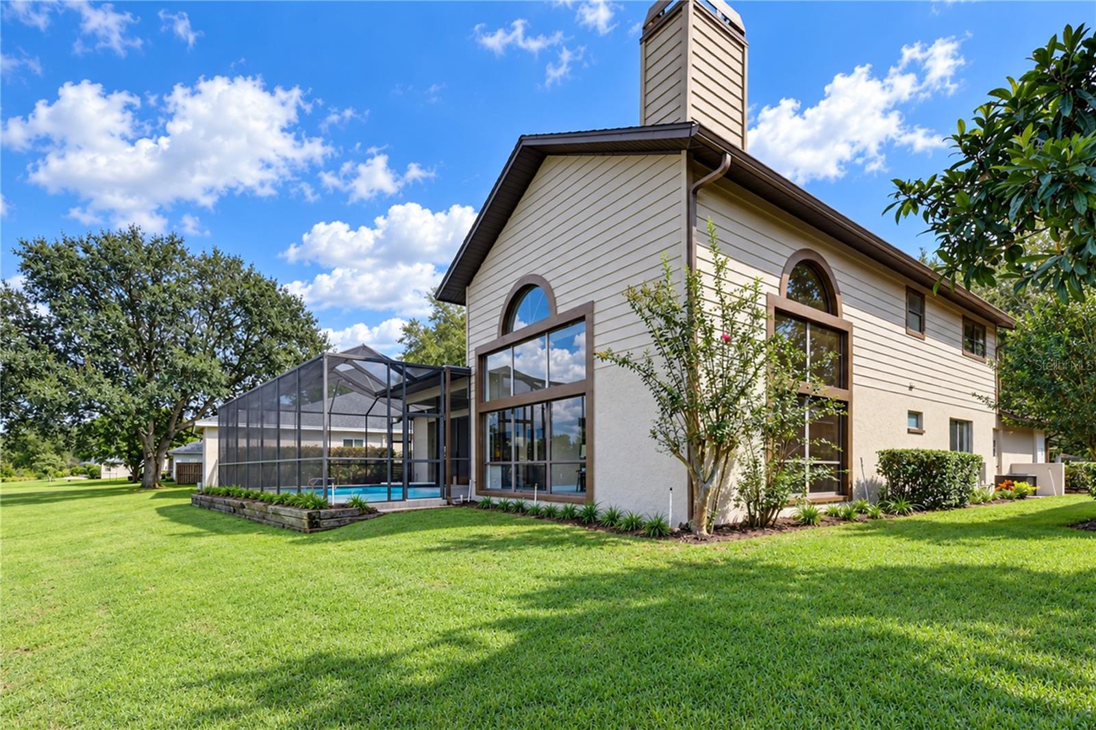 806 SANDRINGHAM LN — photo 40