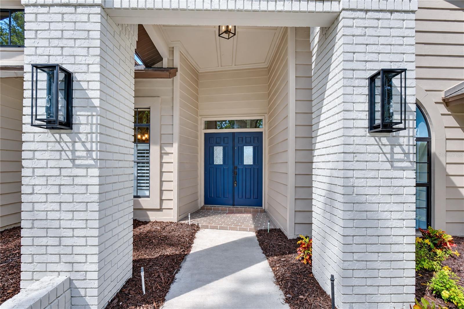 806 SANDRINGHAM LN — photo 3