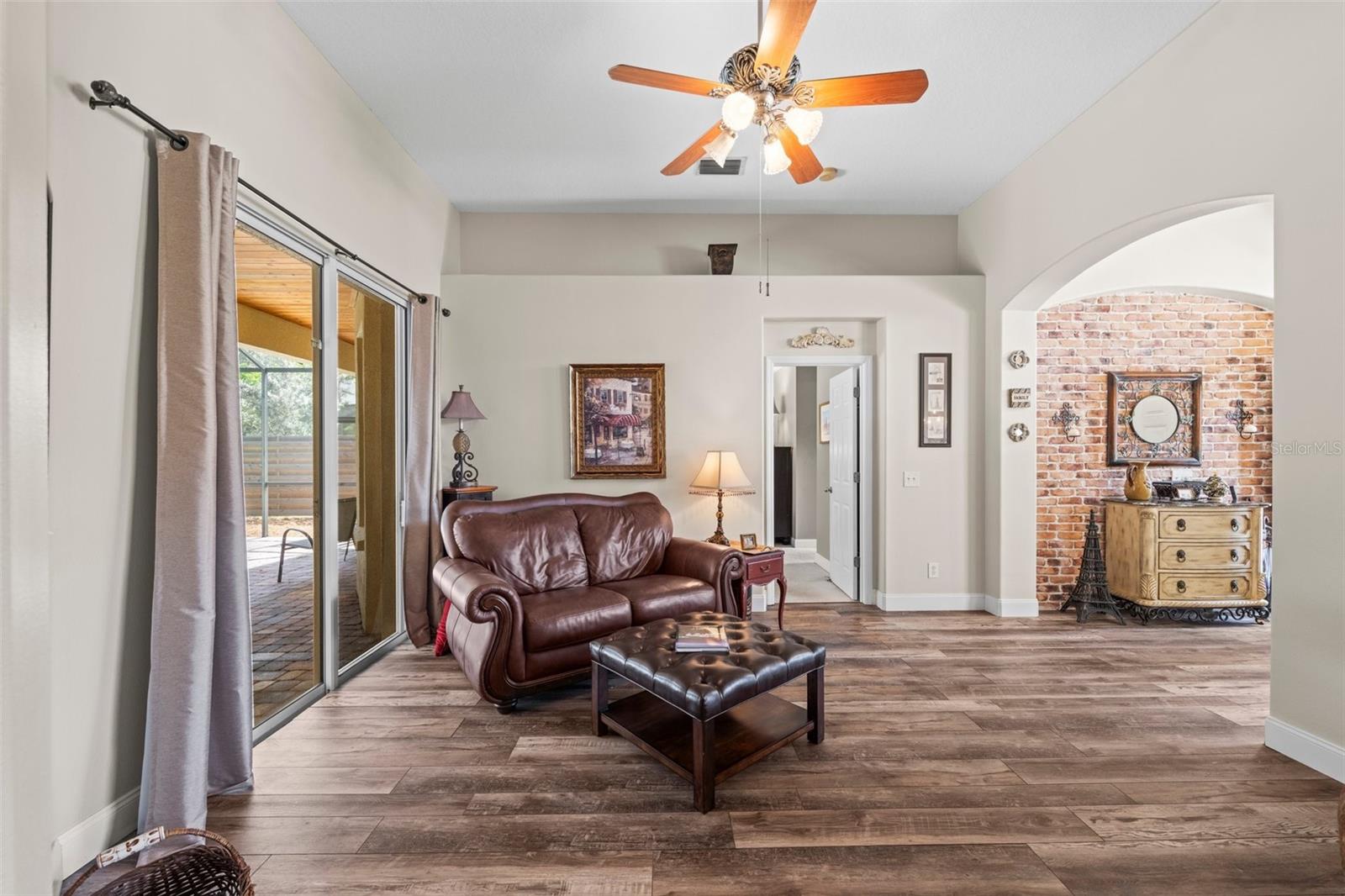 743 STONECREST DR — photo 10