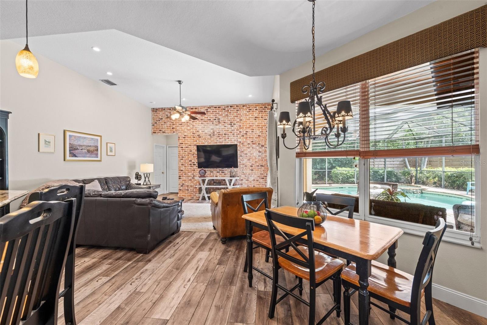 743 STONECREST DR — photo 13