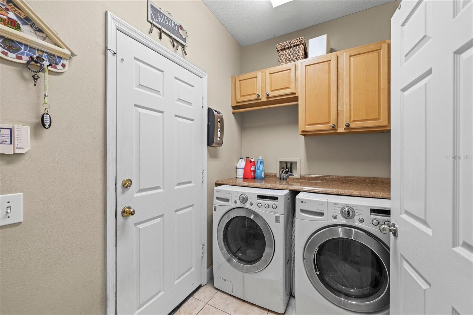 743 STONECREST DR — photo 23