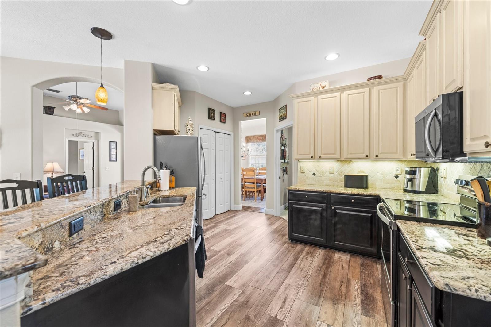 743 STONECREST DR — photo 19