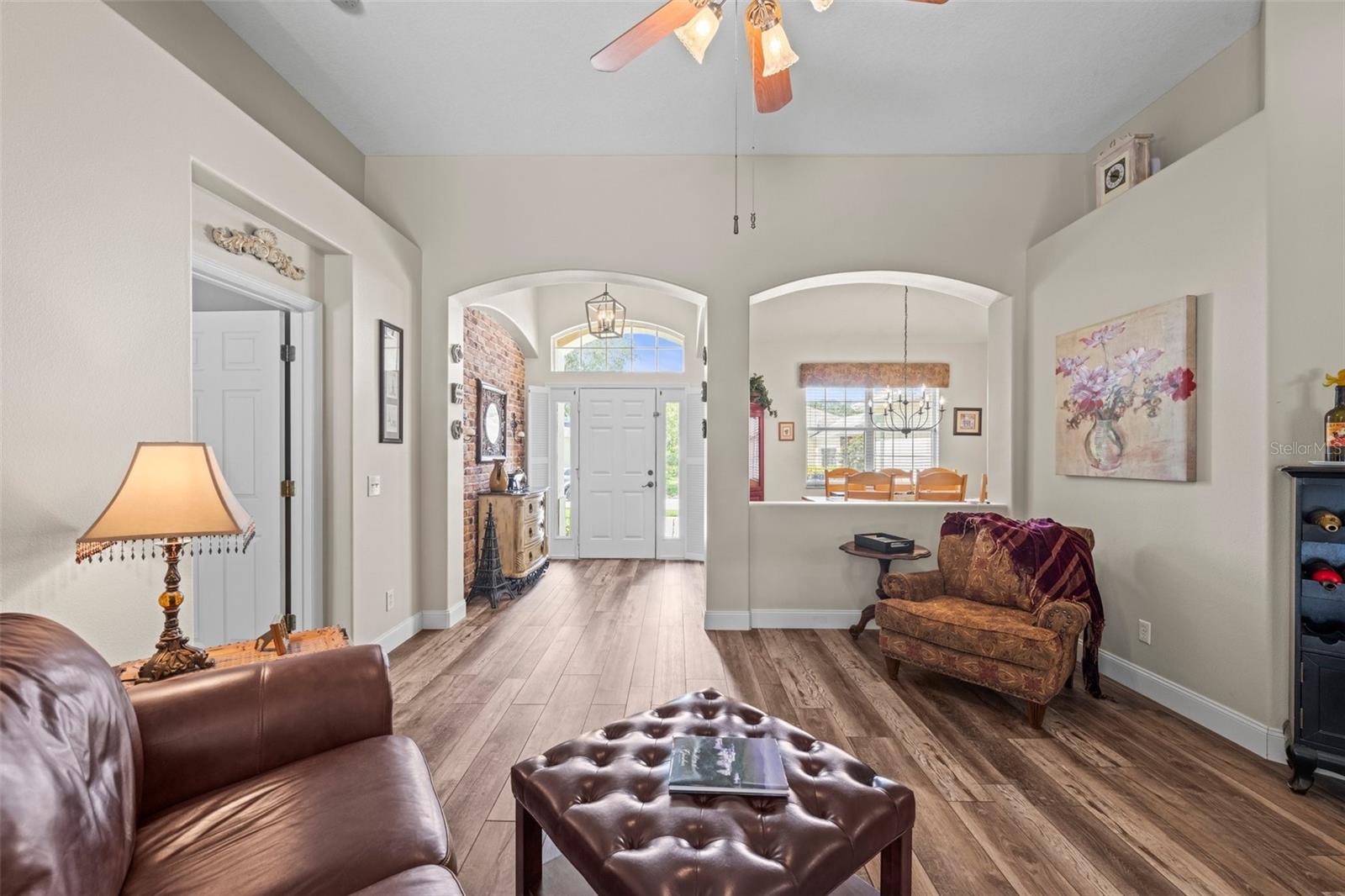 743 STONECREST DR — photo 8