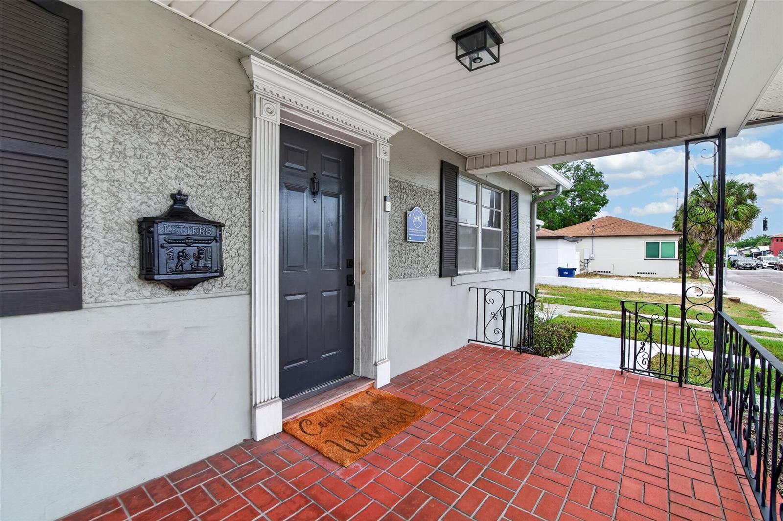 902 N ARMENIA AVE — photo 3