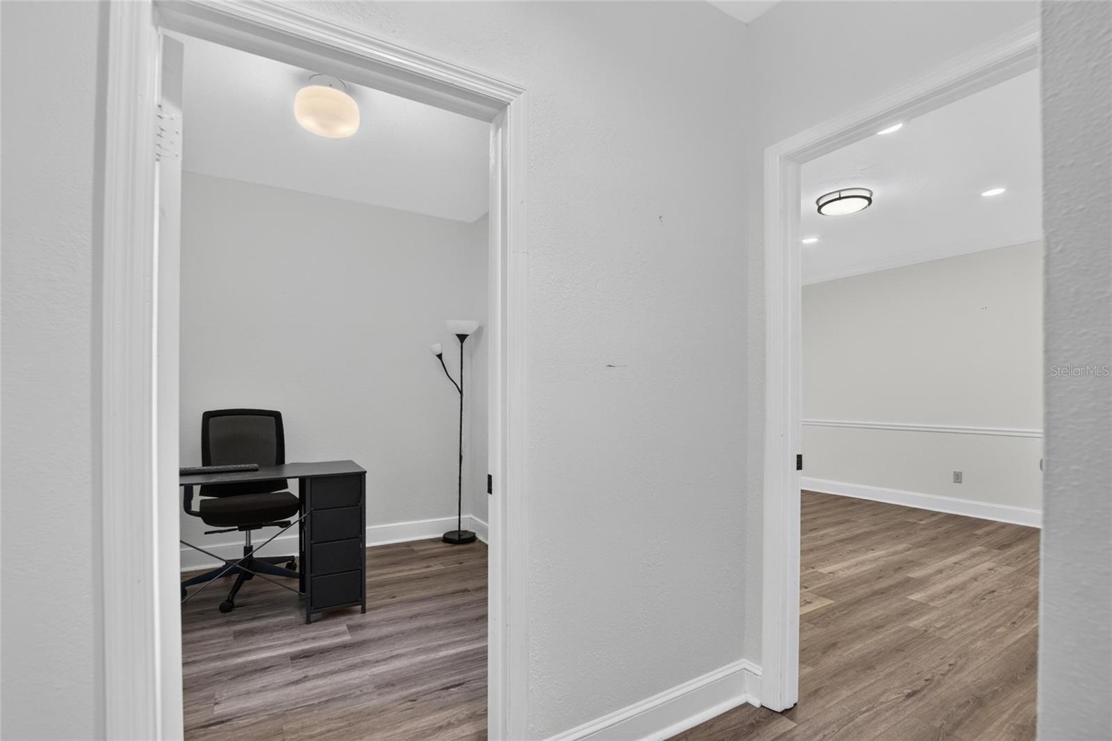 902 N ARMENIA AVE — photo 26