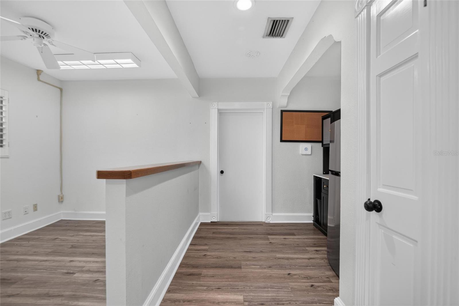 902 N ARMENIA AVE — photo 19