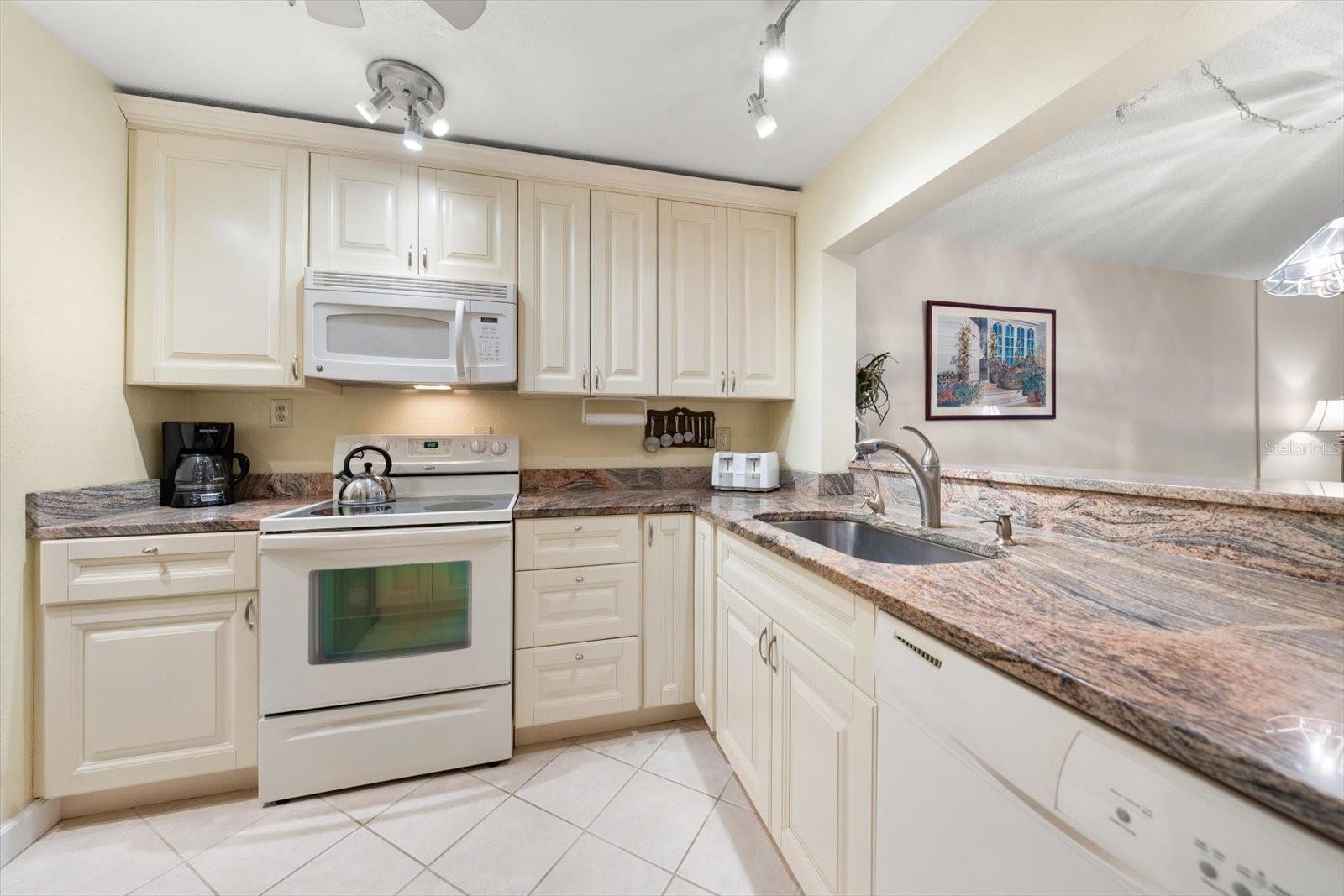 12300 VONN RD #7106 — photo 11