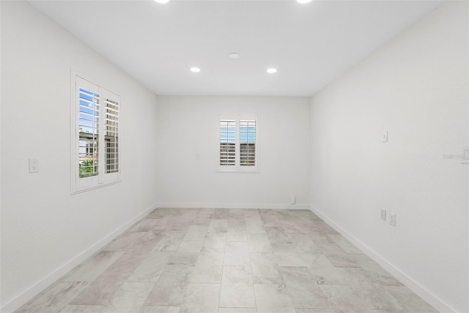 450 78TH AVE — photo 3