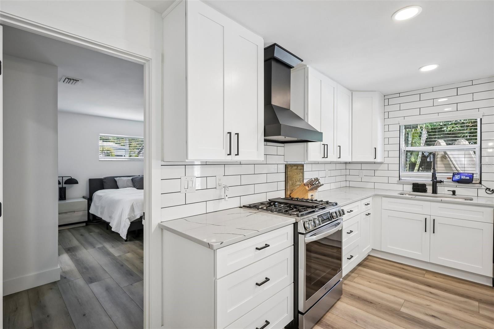 4600 BAYSHORE BLVD NE — photo 13