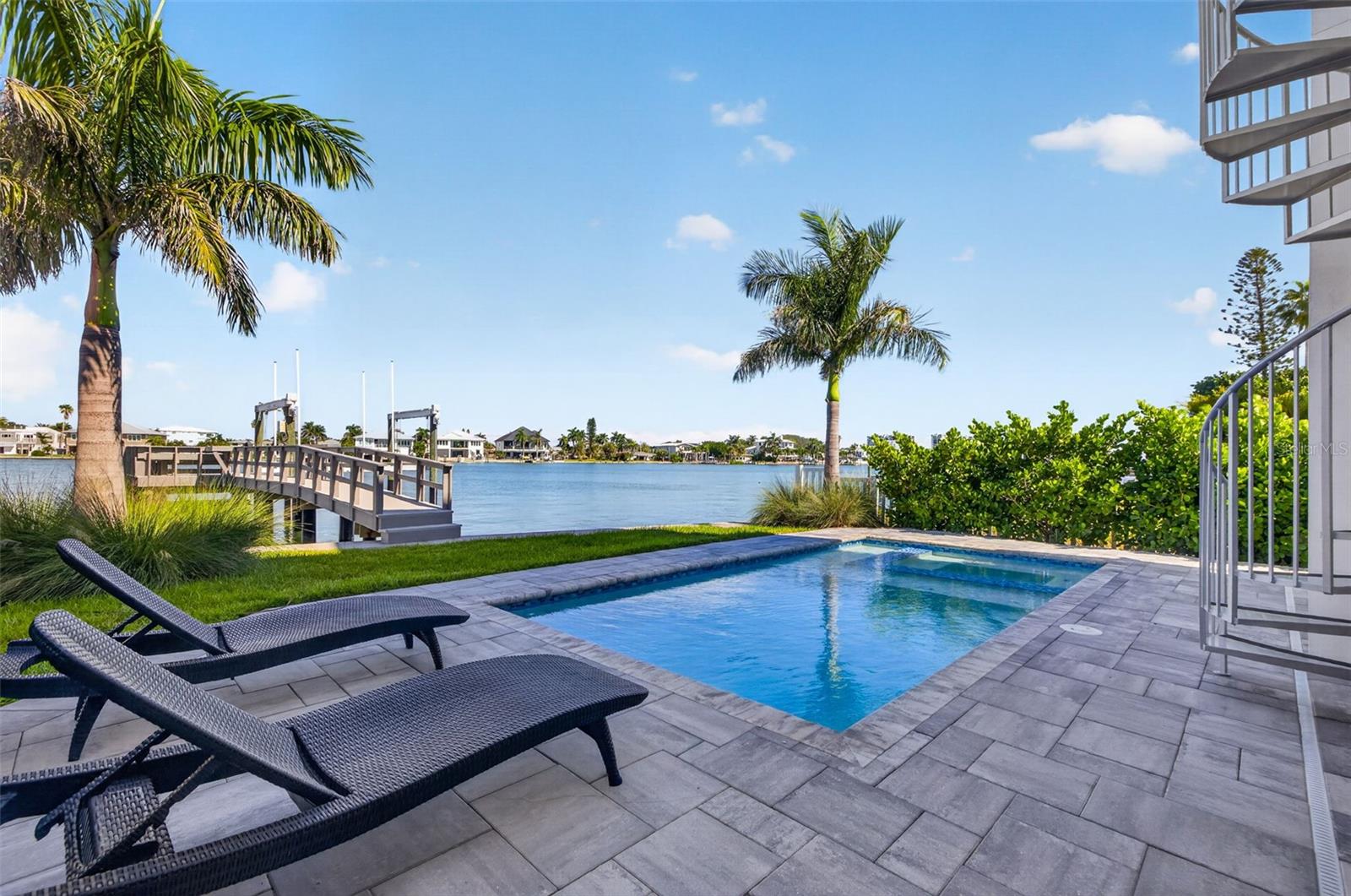 10209 GULF BLVD — photo 2
