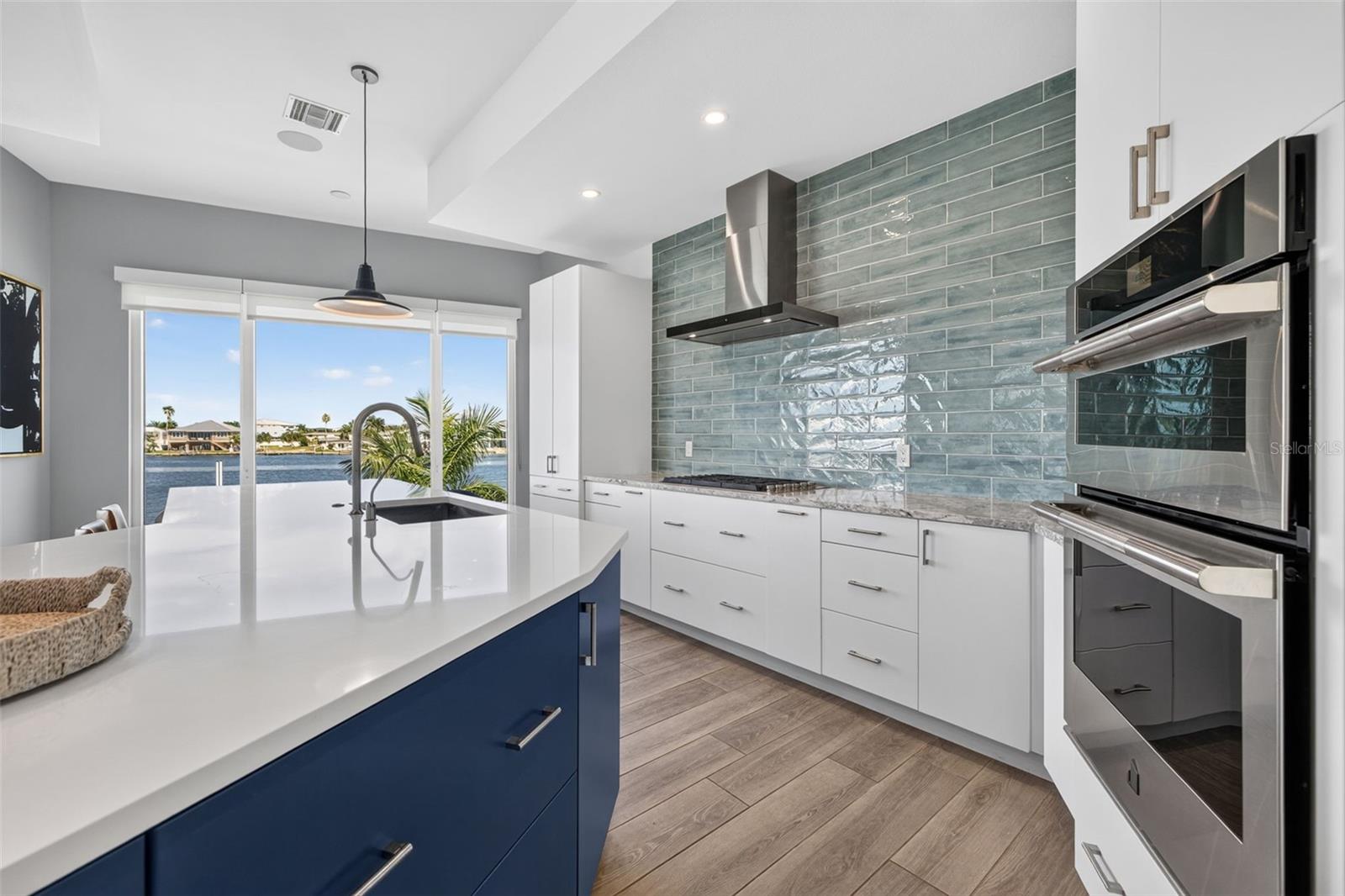 10209 GULF BLVD — photo 23