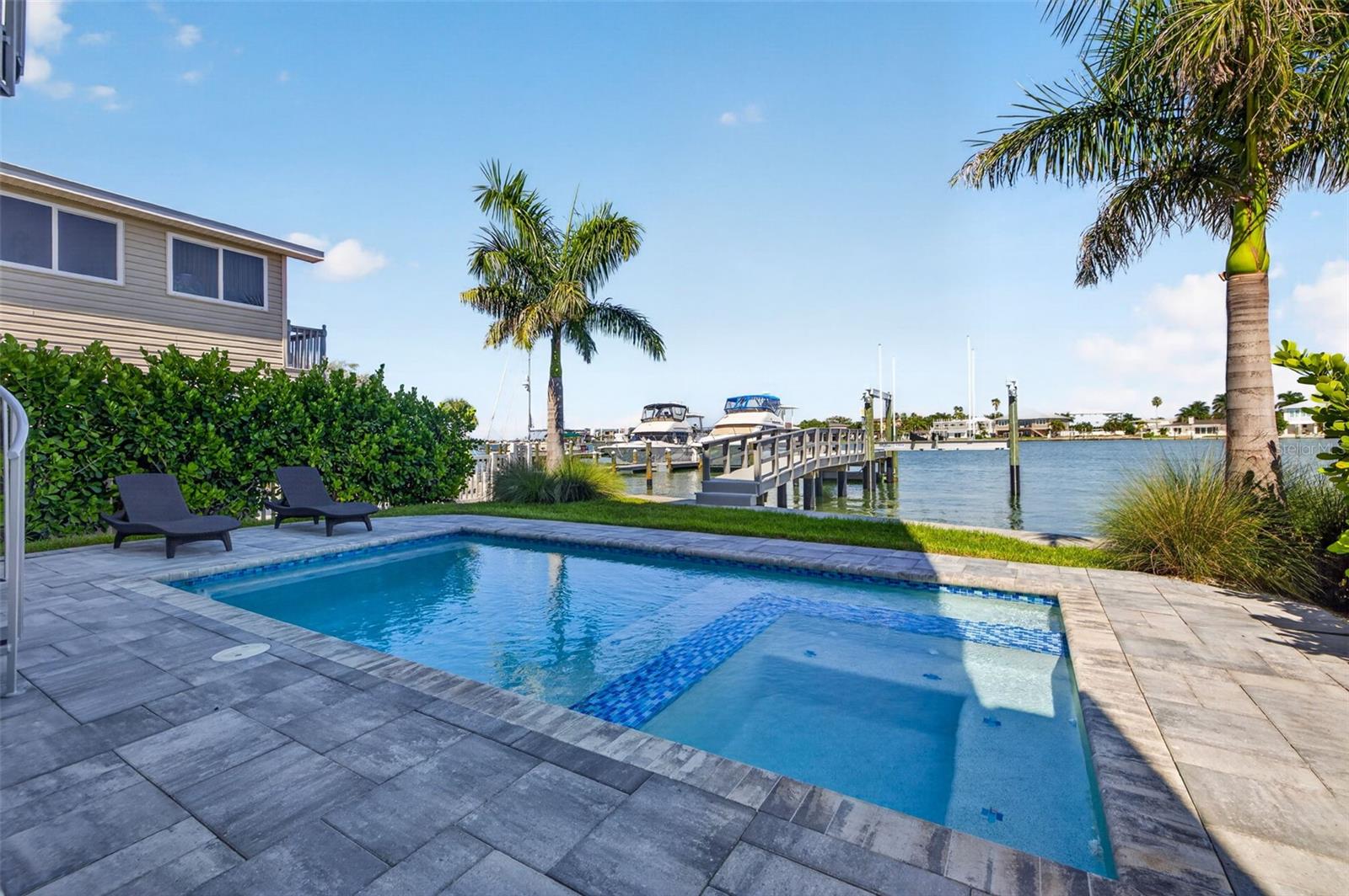 10209 GULF BLVD — photo 61