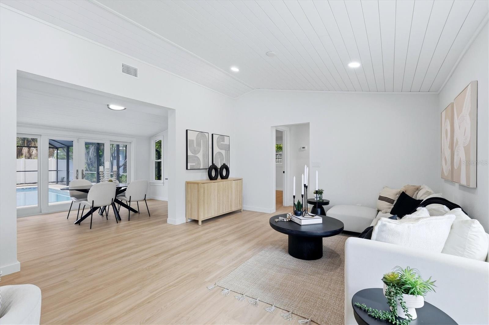 512 SANTE JOSEPH ST — photo 14