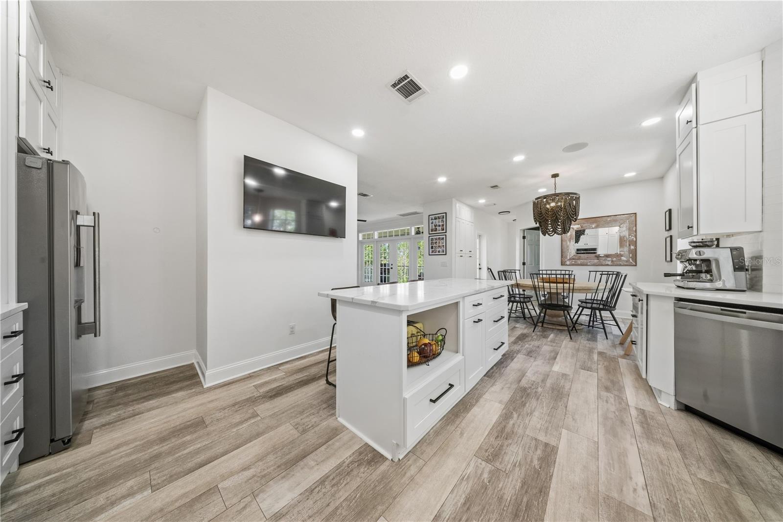 1456 N JASMINE AVE — photo 13