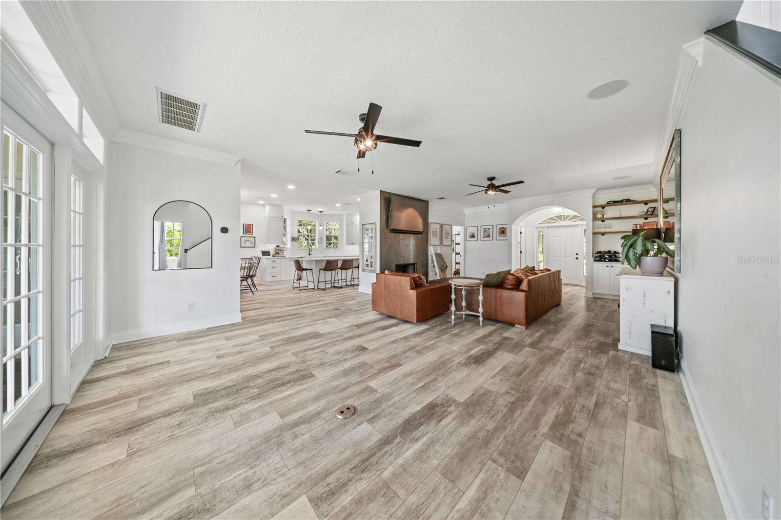 1456 N JASMINE AVE — photo 7