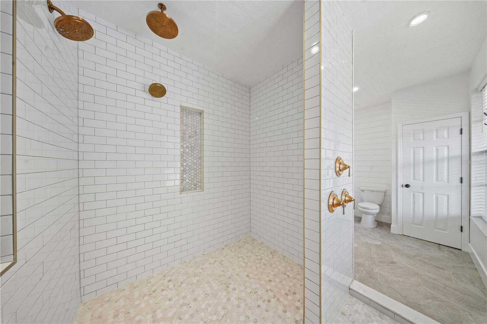 1456 N JASMINE AVE — photo 29
