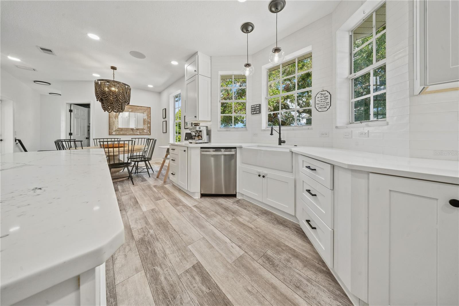 1456 N JASMINE AVE — photo 11
