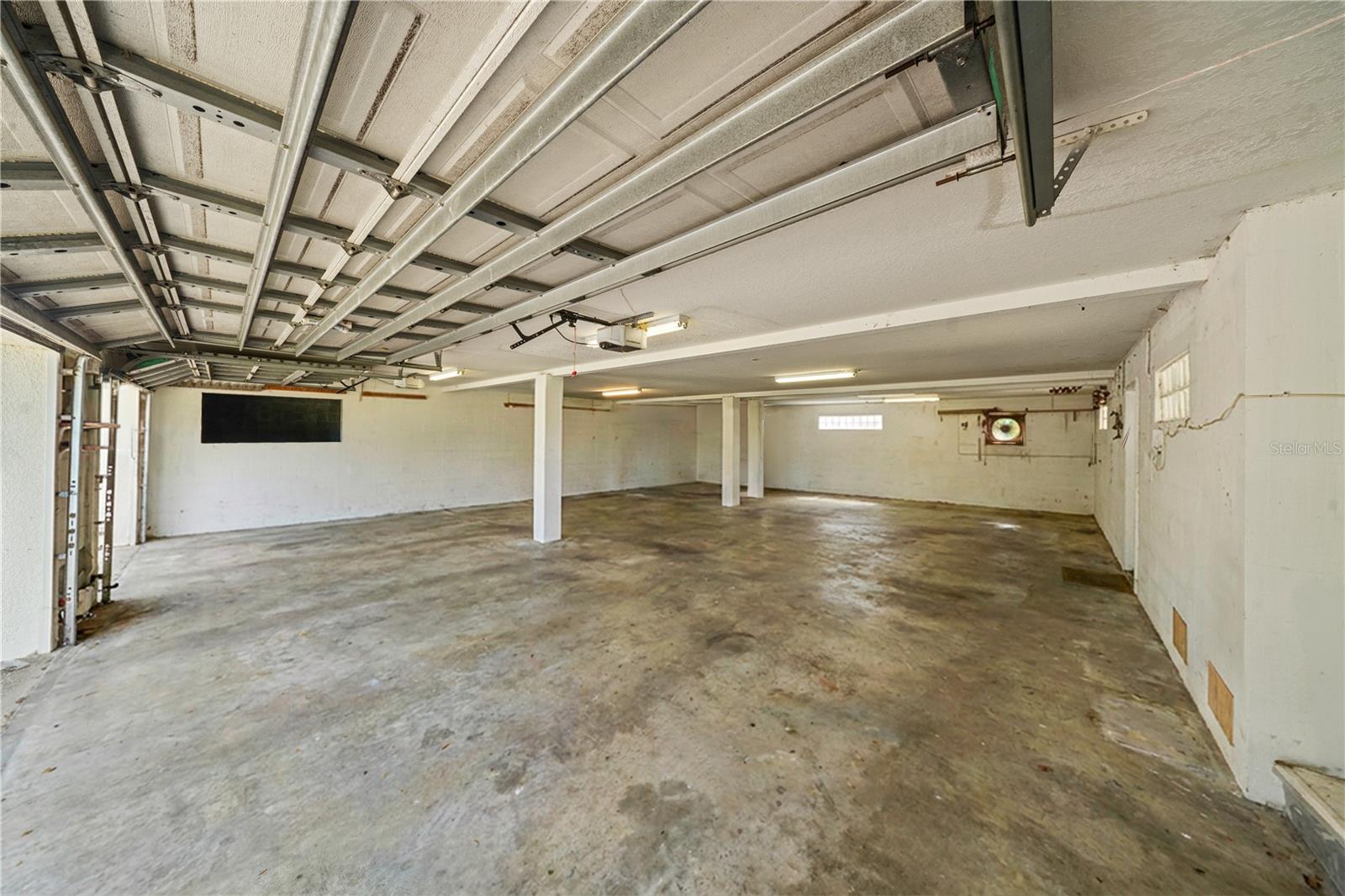 1456 N JASMINE AVE — photo 51