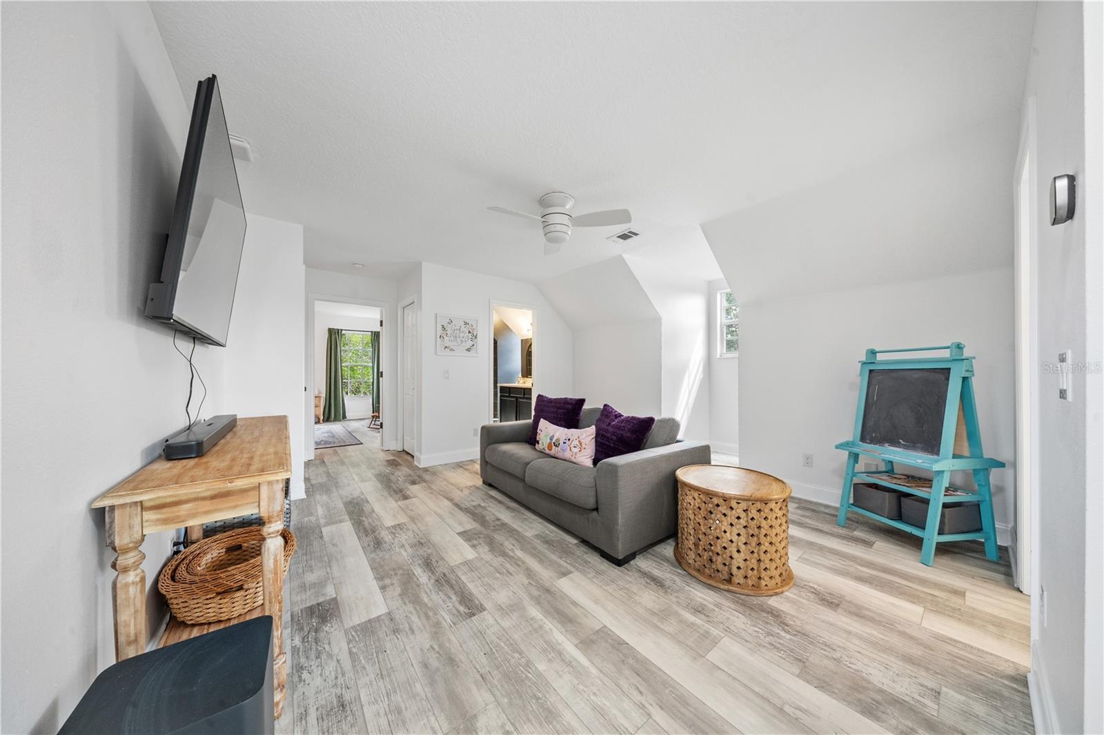 1456 N JASMINE AVE — photo 31