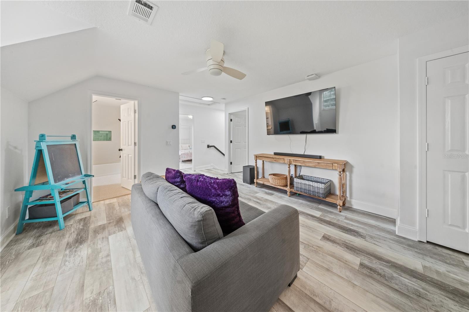 1456 N JASMINE AVE — photo 30