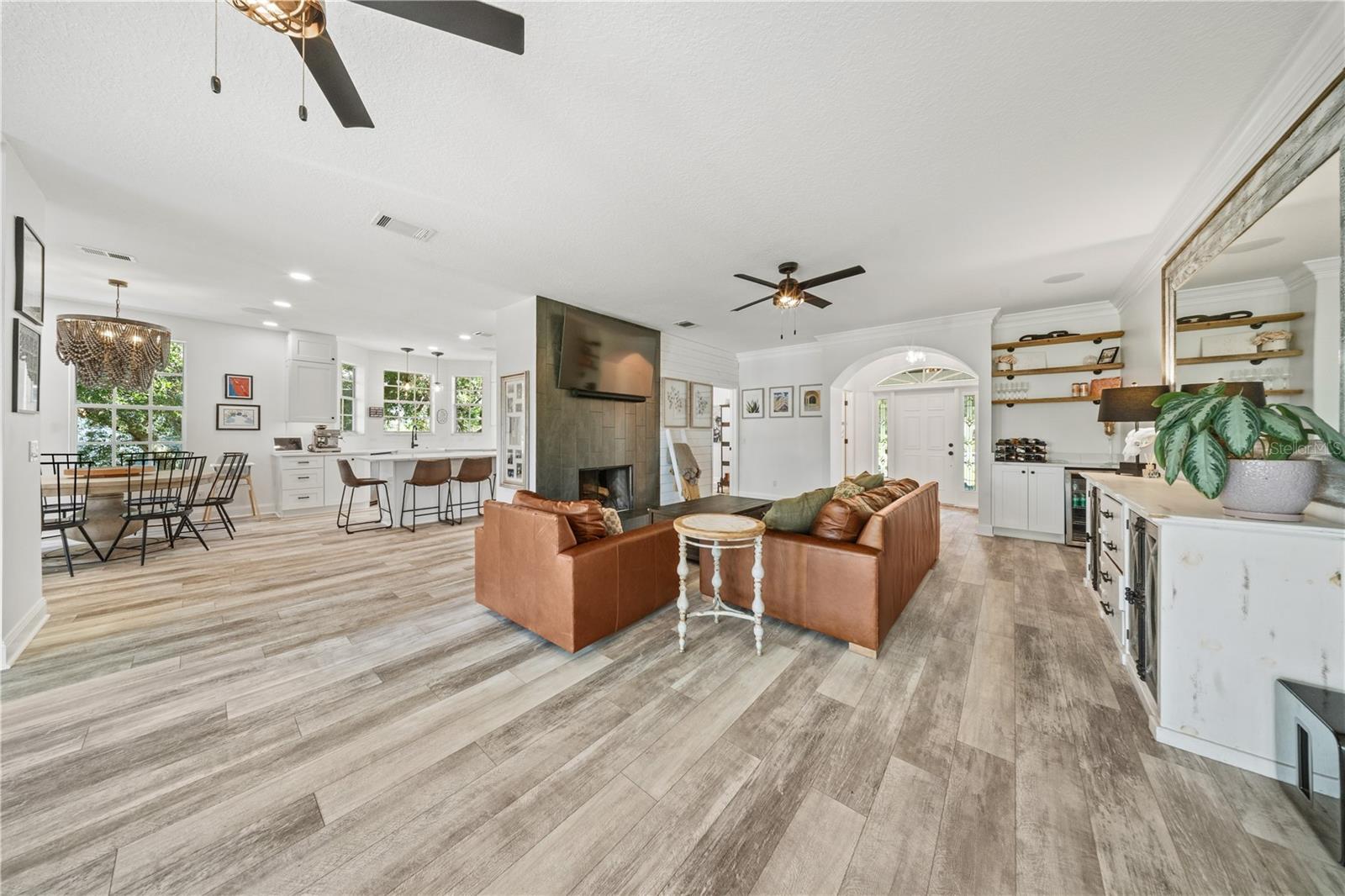 1456 N JASMINE AVE — photo 8