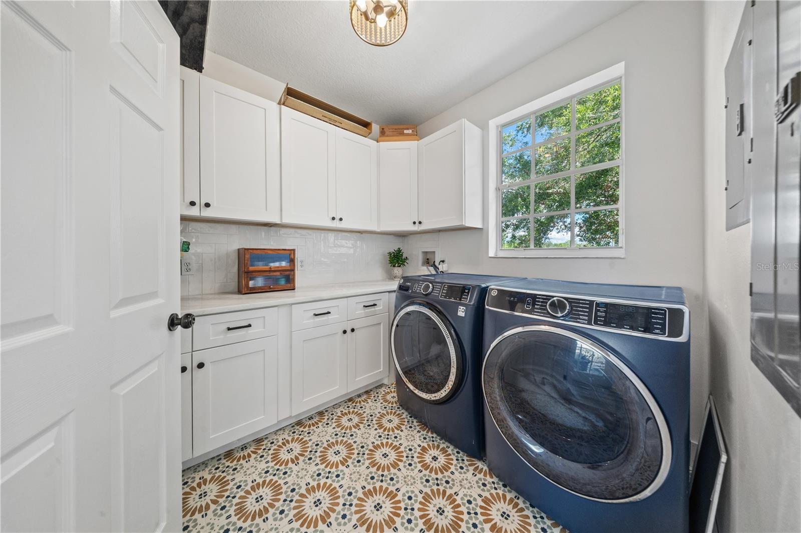 1456 N JASMINE AVE — photo 21