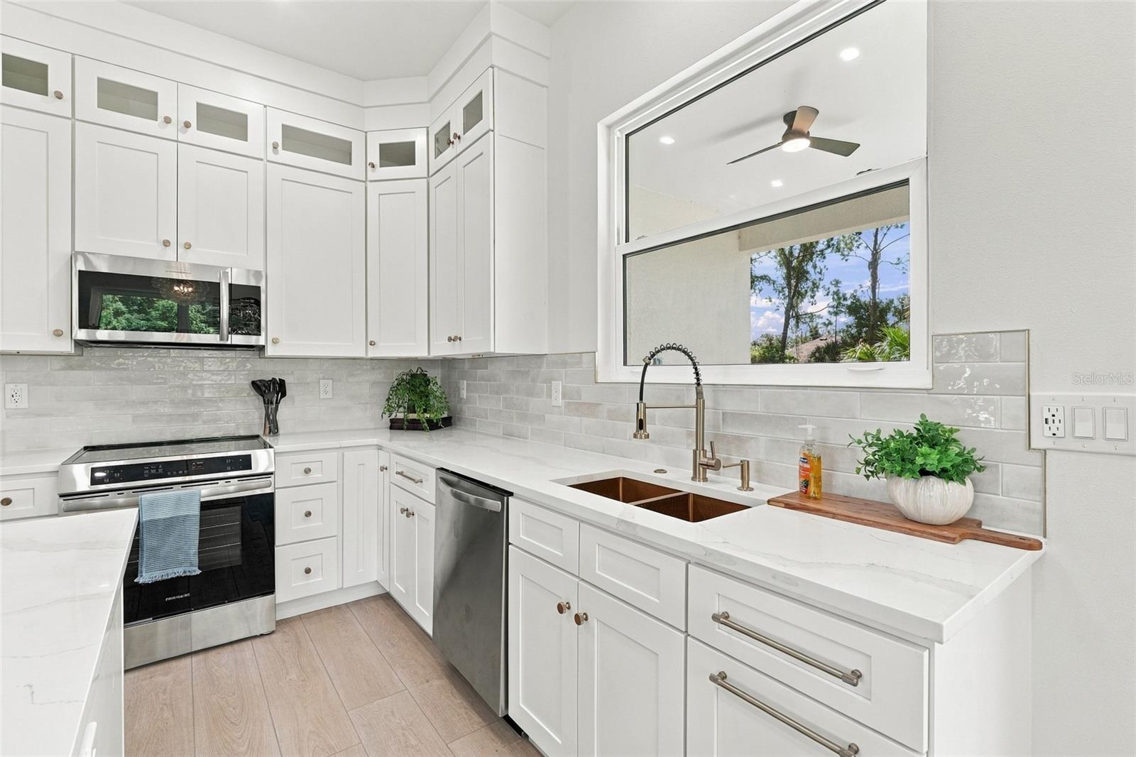 2277 SIMONTON AVE — photo 8