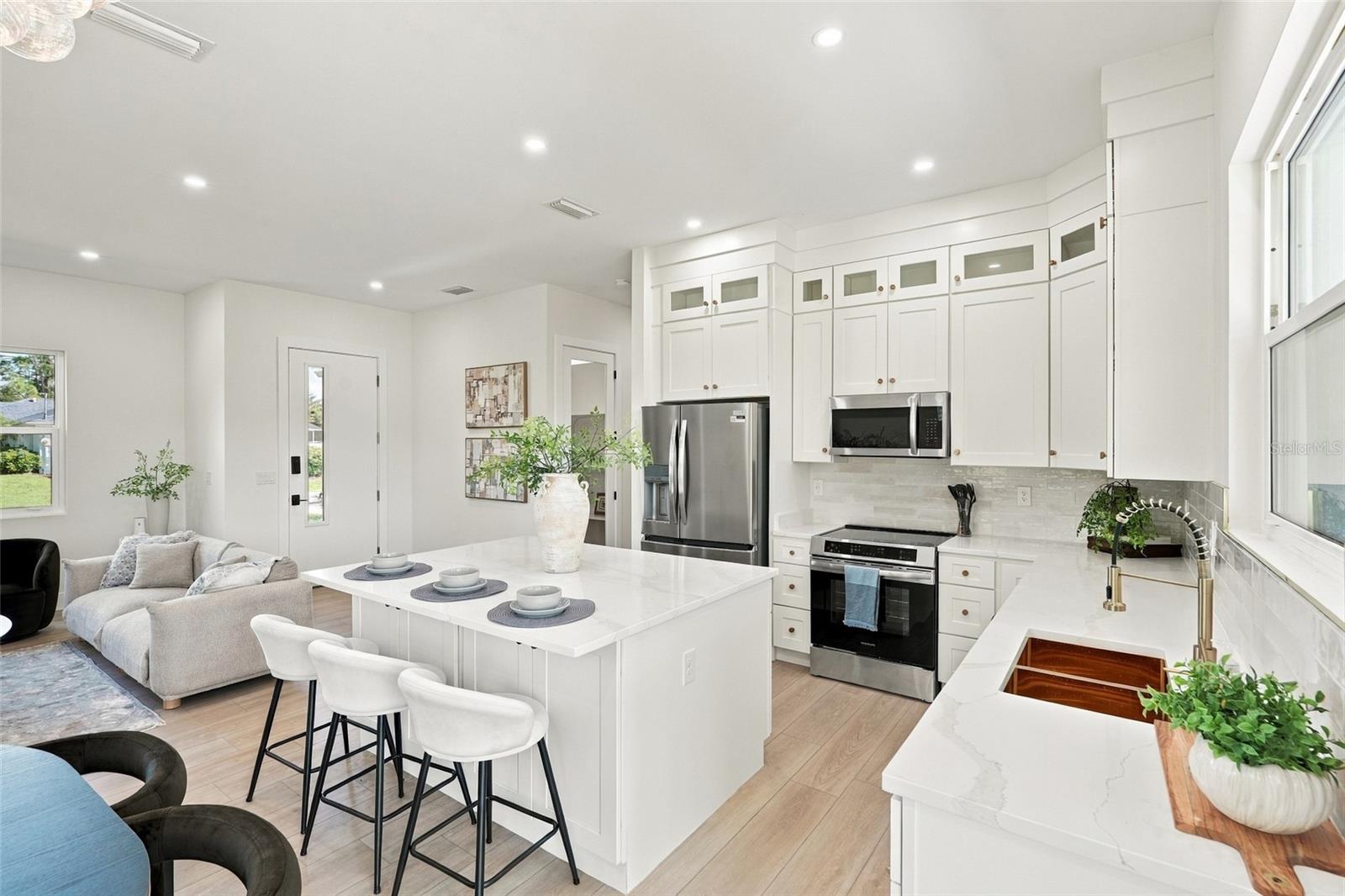 2277 SIMONTON AVE — photo 6