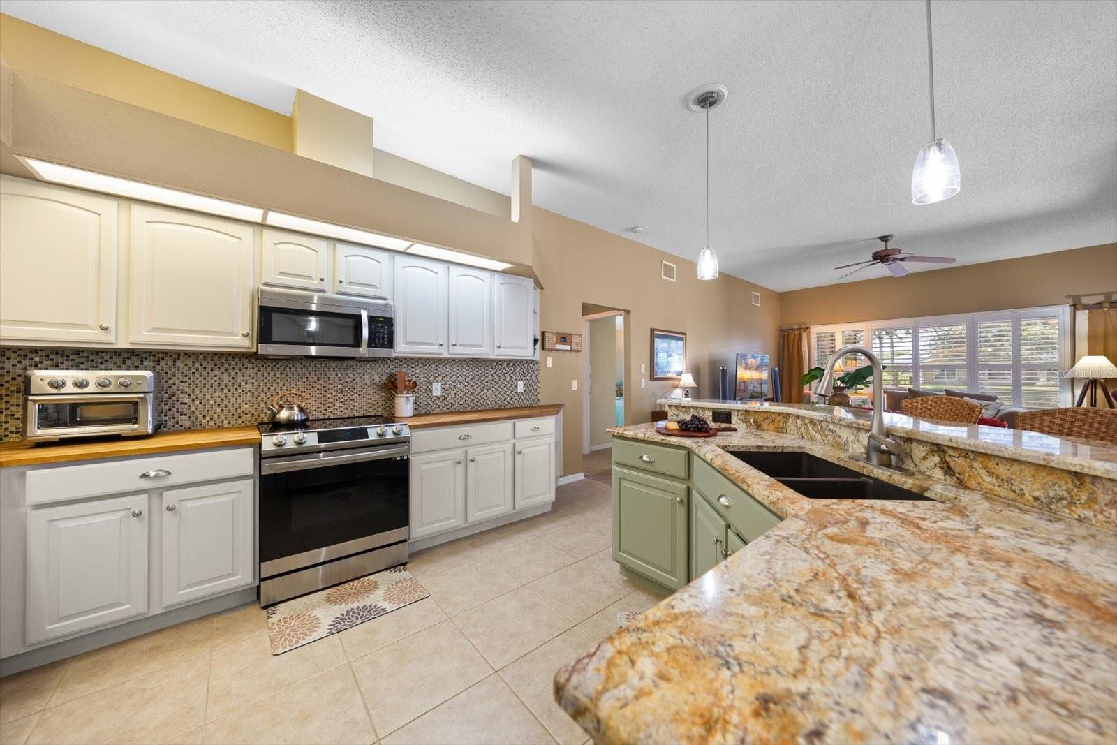 1237 RAMBLING VINE CT — photo 12