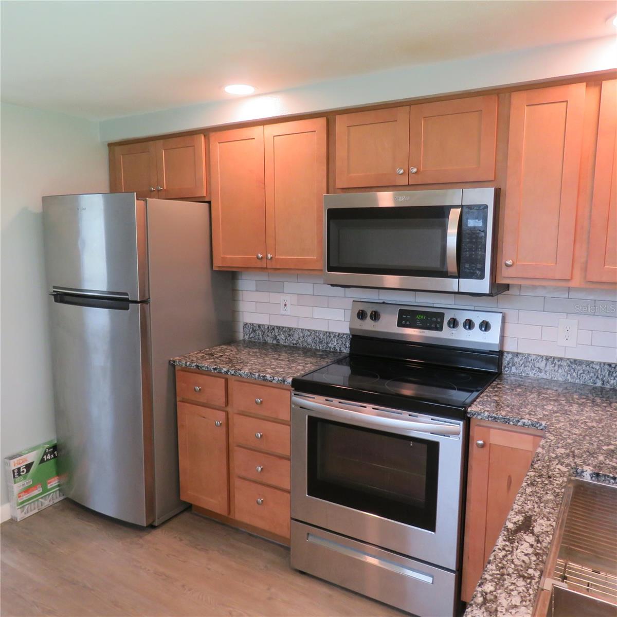 511 MEADE ST — photo 5