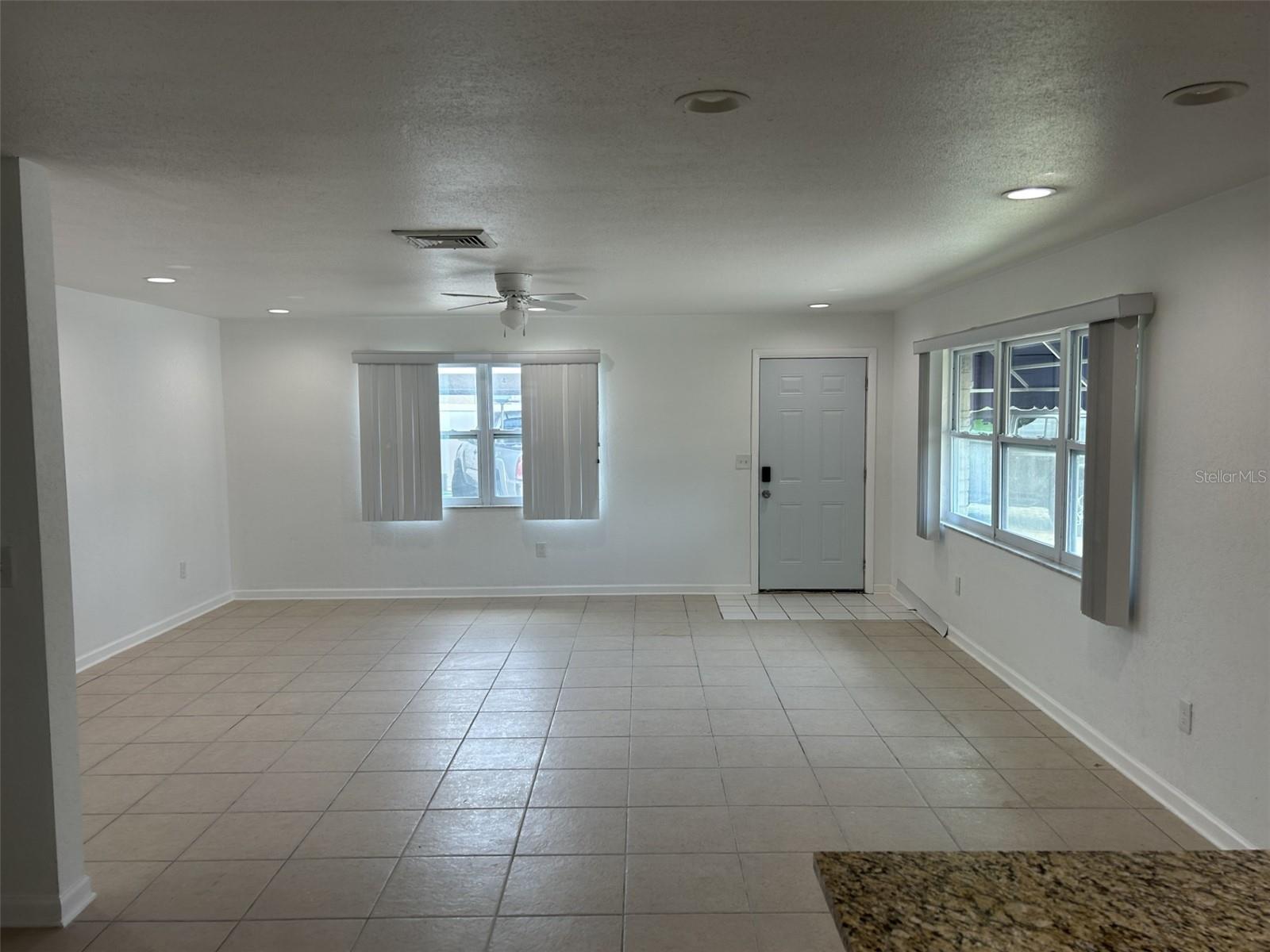 365 CAPRI BLVD — photo 2