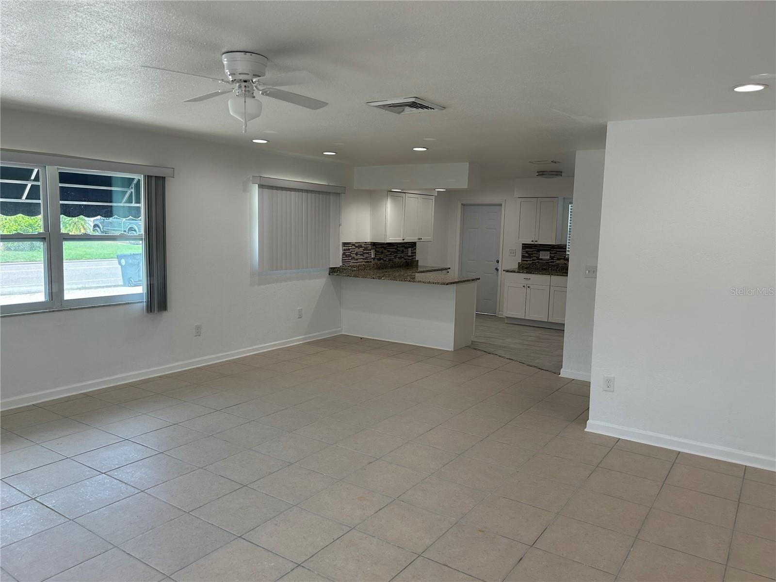 365 CAPRI BLVD — photo 3
