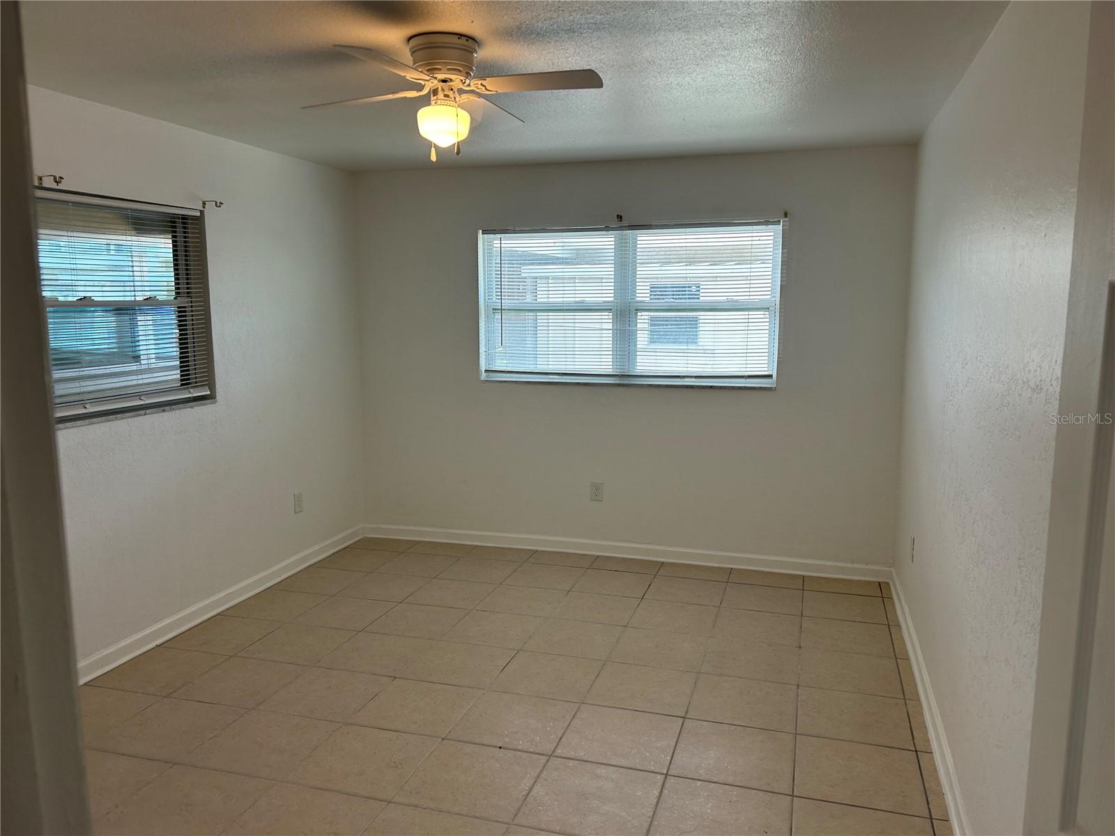 365 CAPRI BLVD — photo 5