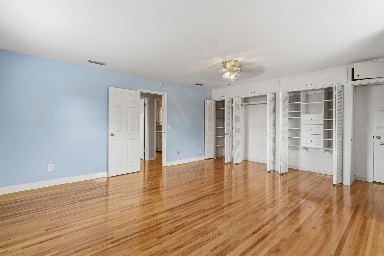 2823 SAMARA DR — photo 34