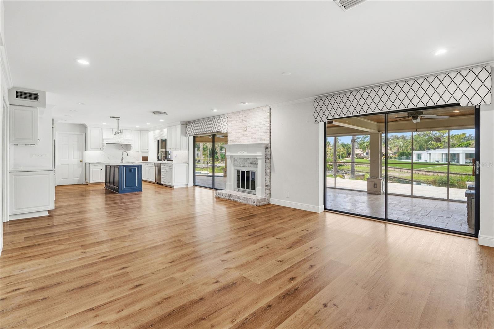 2823 SAMARA DR — photo 14