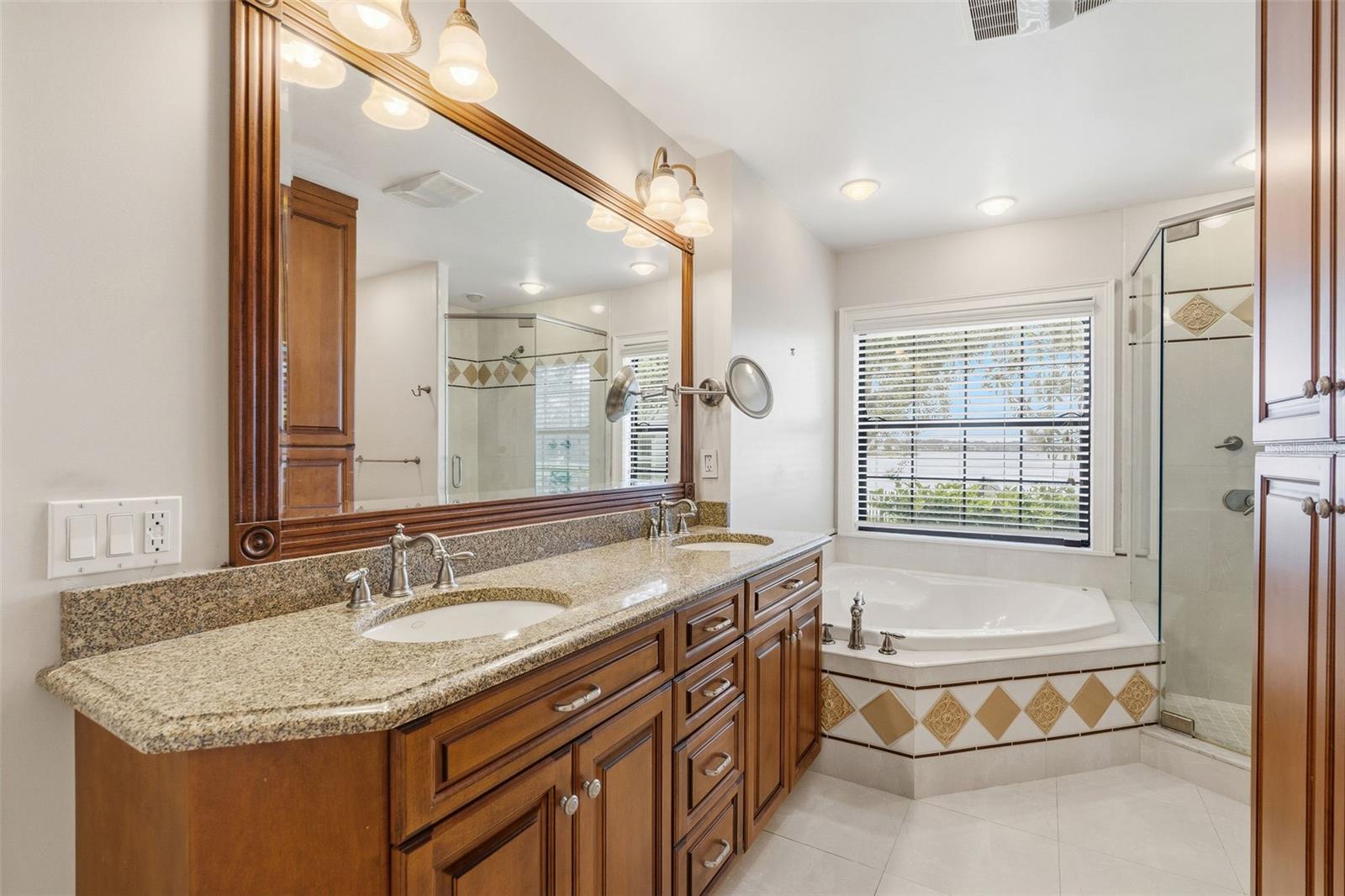 2823 SAMARA DR — photo 26