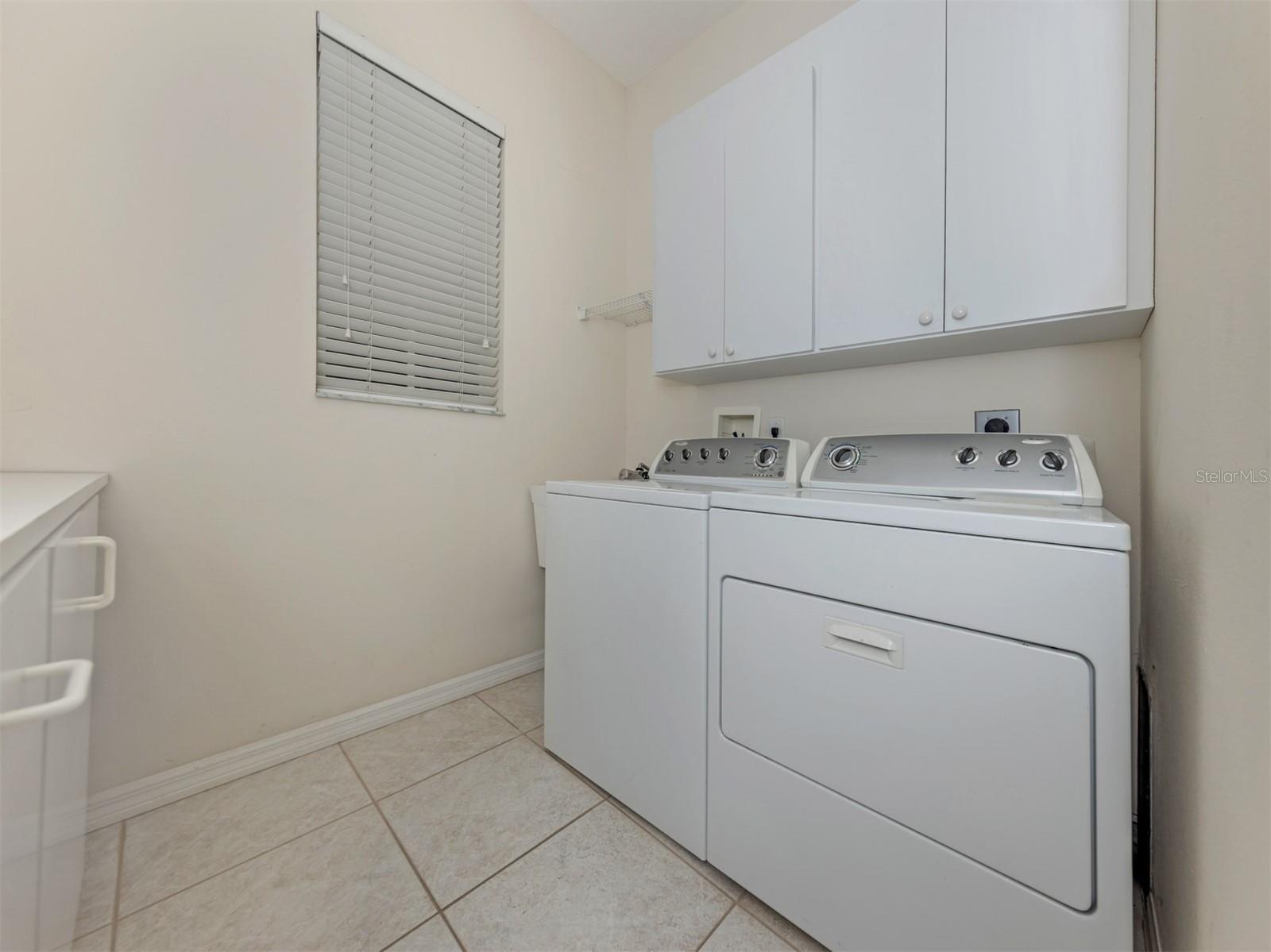 685 MISTY PINE DR — photo 24