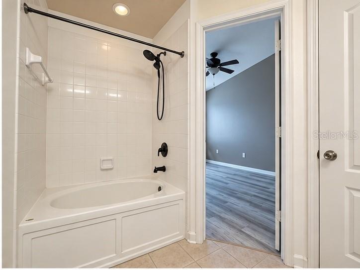 5032 POND RIDGE DR — photo 10