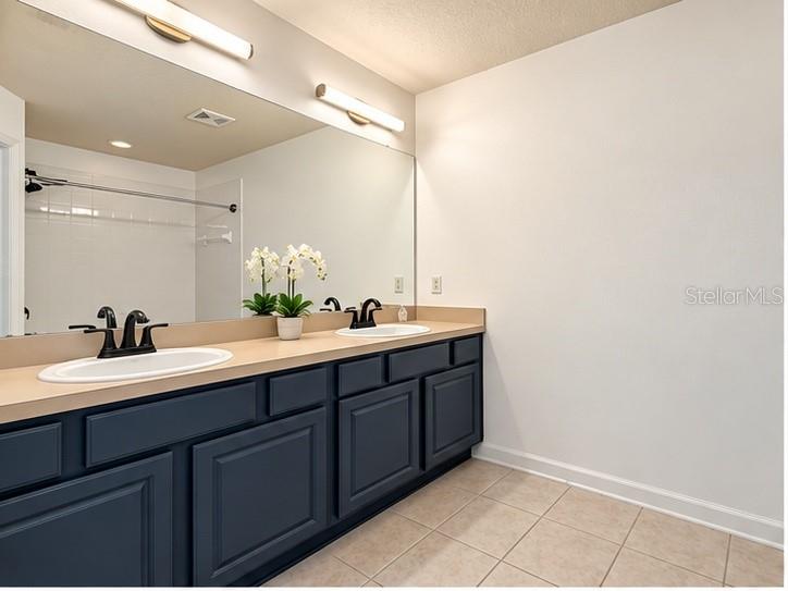 5032 POND RIDGE DR — photo 9