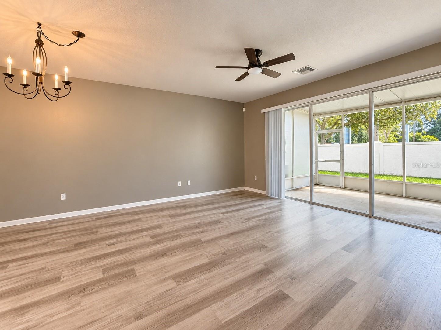 5032 POND RIDGE DR — photo 5