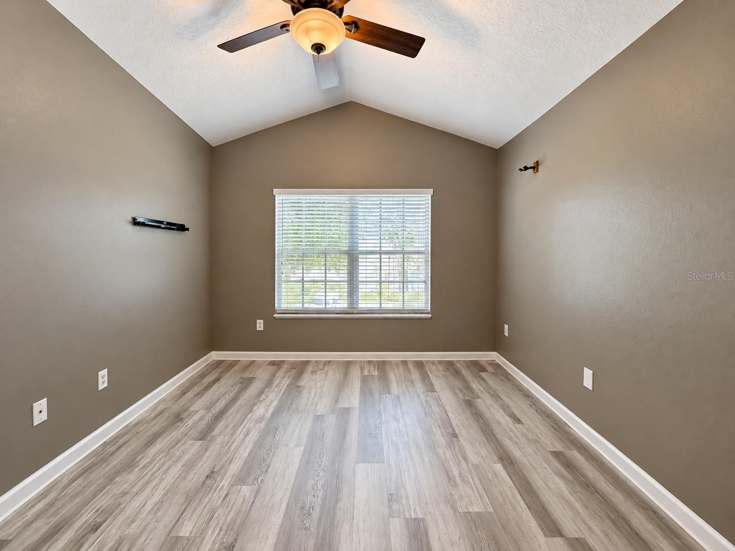5032 POND RIDGE DR — photo 12